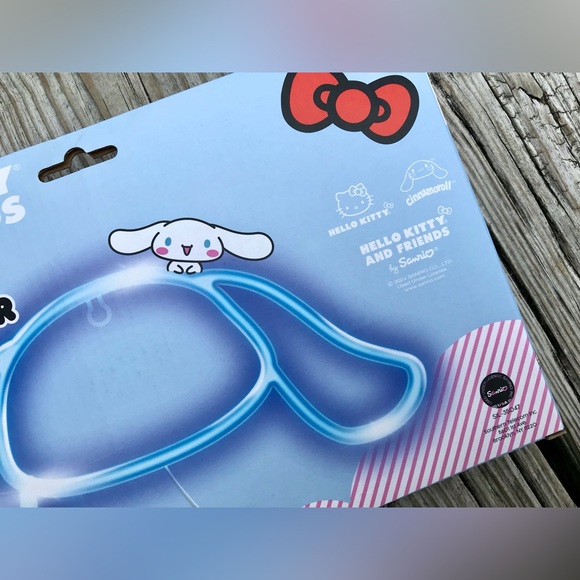 NEW Sanrio Character Cinnamoroll Blue Light Up Wall Decoration White Dog Gift - Picture 6 of 7